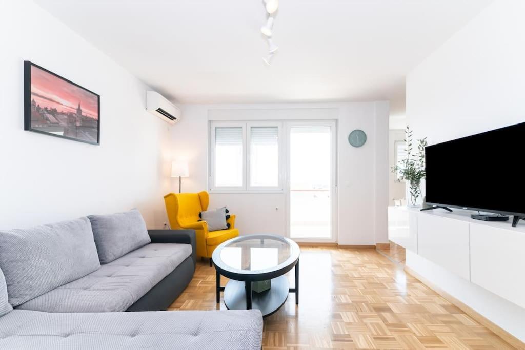 Cozy Apartment "Iskra" - 3 Bedrooms Zara Esterno foto