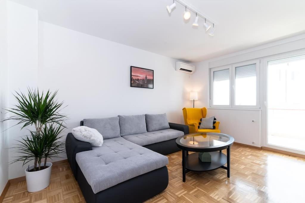 Cozy Apartment "Iskra" - 3 Bedrooms Zara Esterno foto