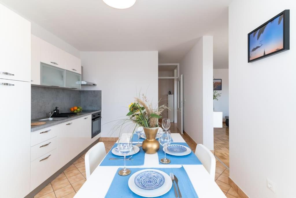 Cozy Apartment "Iskra" - 3 Bedrooms Zara Esterno foto