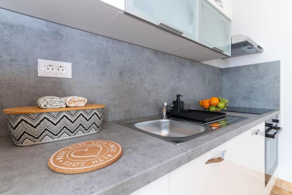 Cozy Apartment "Iskra" - 3 Bedrooms Zara Esterno foto