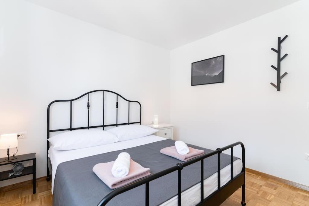 Cozy Apartment "Iskra" - 3 Bedrooms Zara Esterno foto