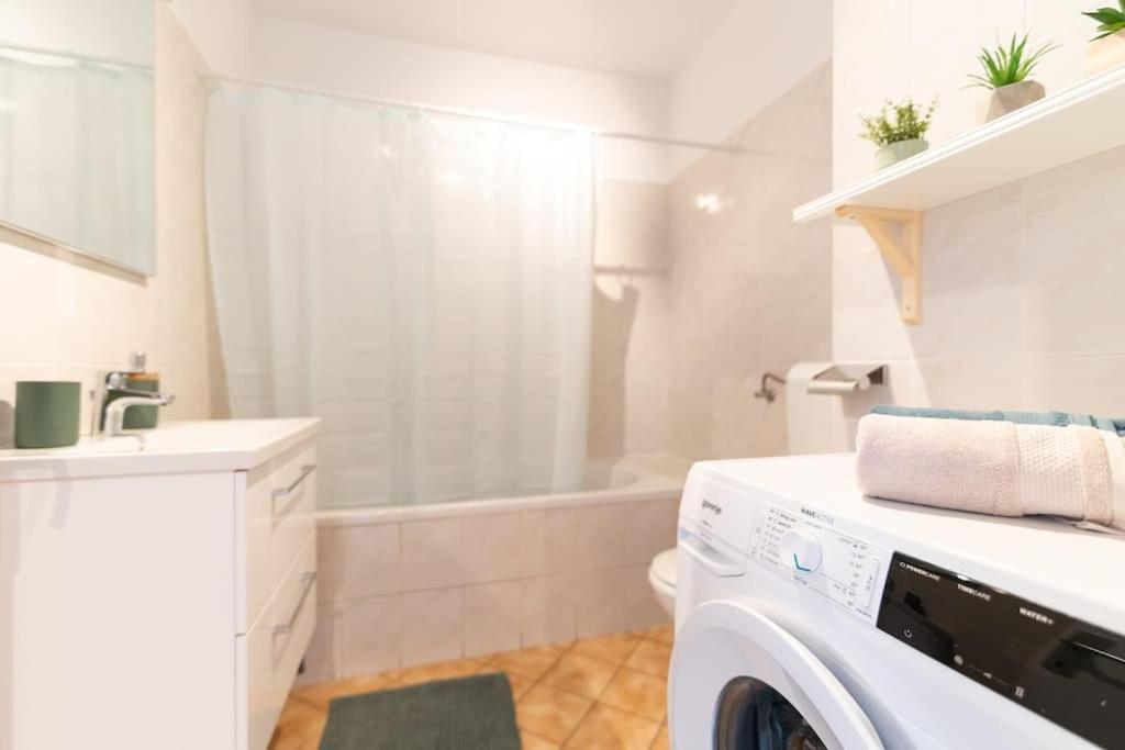 Cozy Apartment "Iskra" - 3 Bedrooms Zara Esterno foto